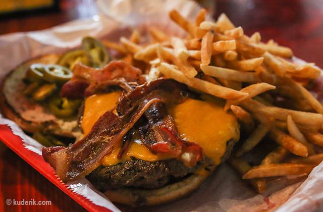 Dans Downtown Tavern | restaurant | 103 E Michigan Ave, Saline, MI 48176, USA | 7344293159 OR +1 734-429-3159