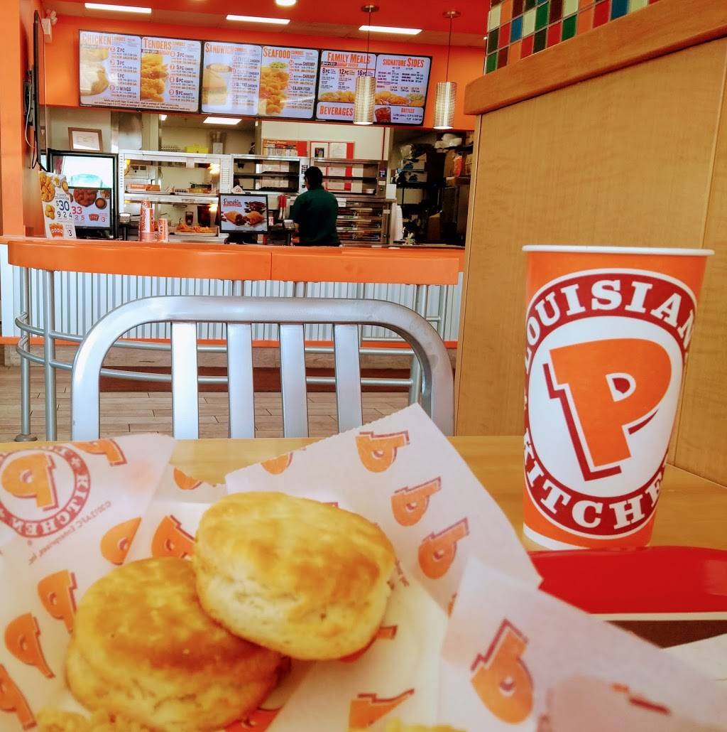 POPEYES LOUISIANA KITCHEN | restaurant | 6795 Airport Rd A1, Mississauga, ON L4V 1E4, Canada | 9056730010 OR +1 905-673-0010