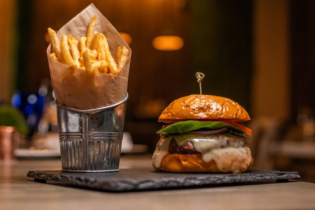 The Meating Point | restaurant | 7430 Brooklyn Drive, Kissimmee, FL 34747, USA | 4075643322 OR +1 407-564-3322