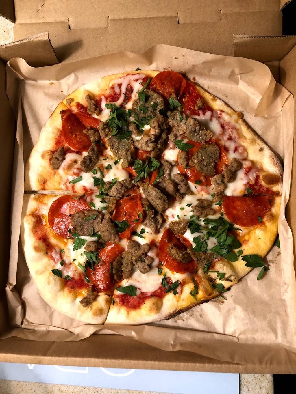 Live Basil Pizza | restaurant | 1011 S Figueroa St, Los Angeles, CA 90015, USA | 2137465483 OR +1 213-746-5483