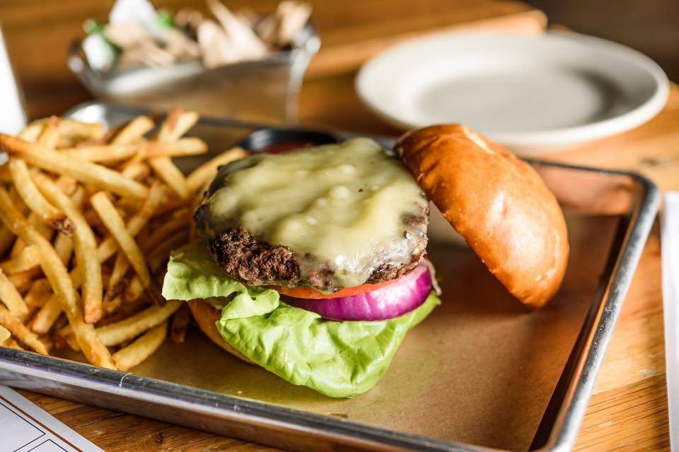 SoHo Social | restaurant | 1830 29th Ave S Ste 160, Homewood, AL 35209, USA | 2054238080 OR +1 205-423-8080