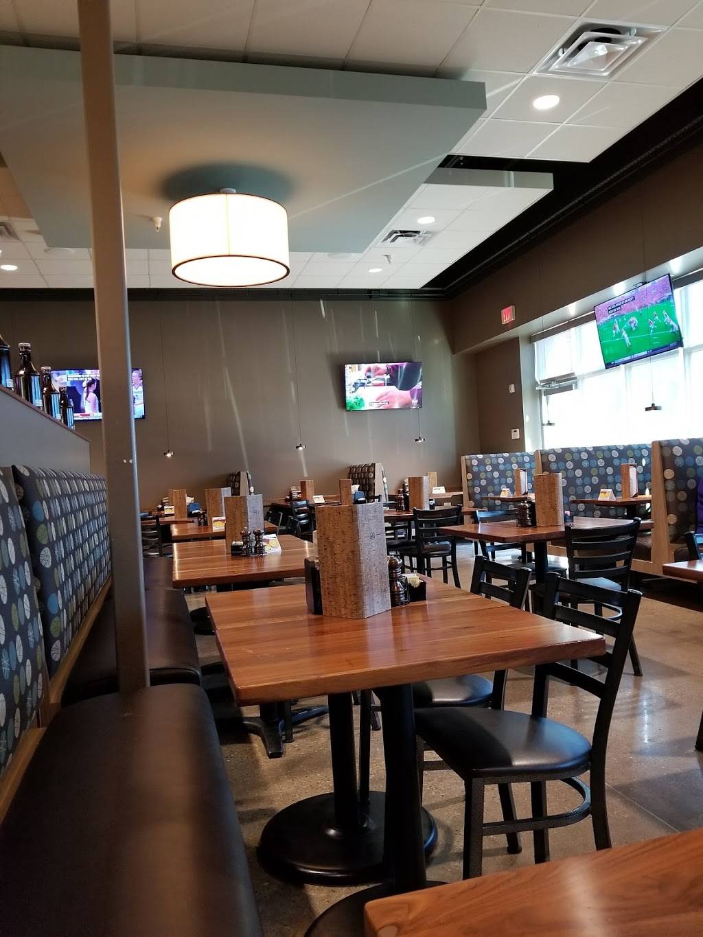 Hy-Vee Market Grille | restaurant | 1843 Johnson Ave NW, Cedar Rapids, IA 52405, USA | 3193651937 OR +1 319-365-1937