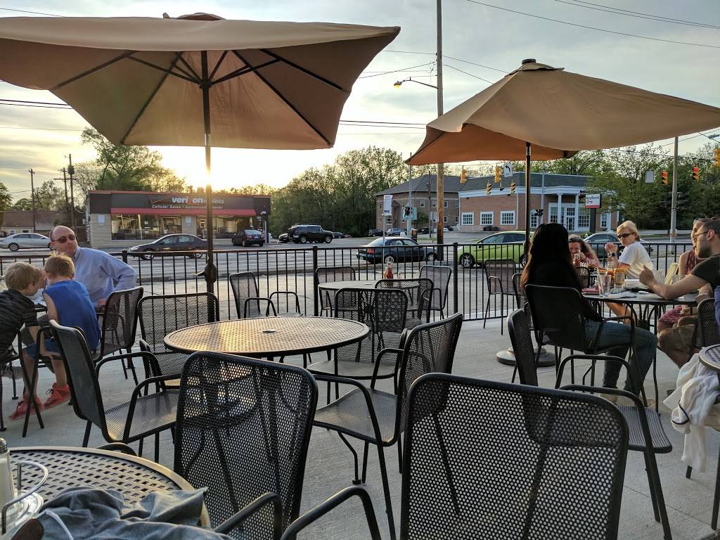 Over The Counter | restaurant | 5596 N High St, Worthington, OH 43085, USA | 6148461107 OR +1 614-846-1107