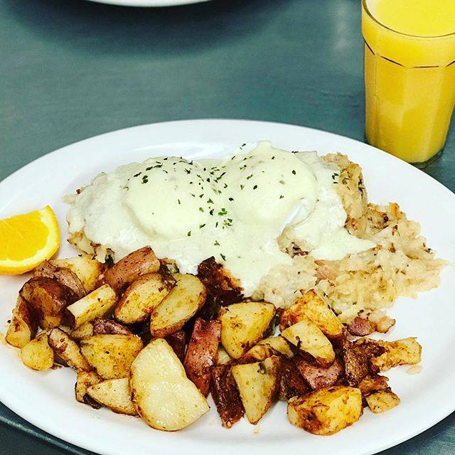 Lindas Breakfast Place | restaurant | 920 Lafayette Rd, Seabrook, NH 03874, USA | 6034742200 OR +1 603-474-2200