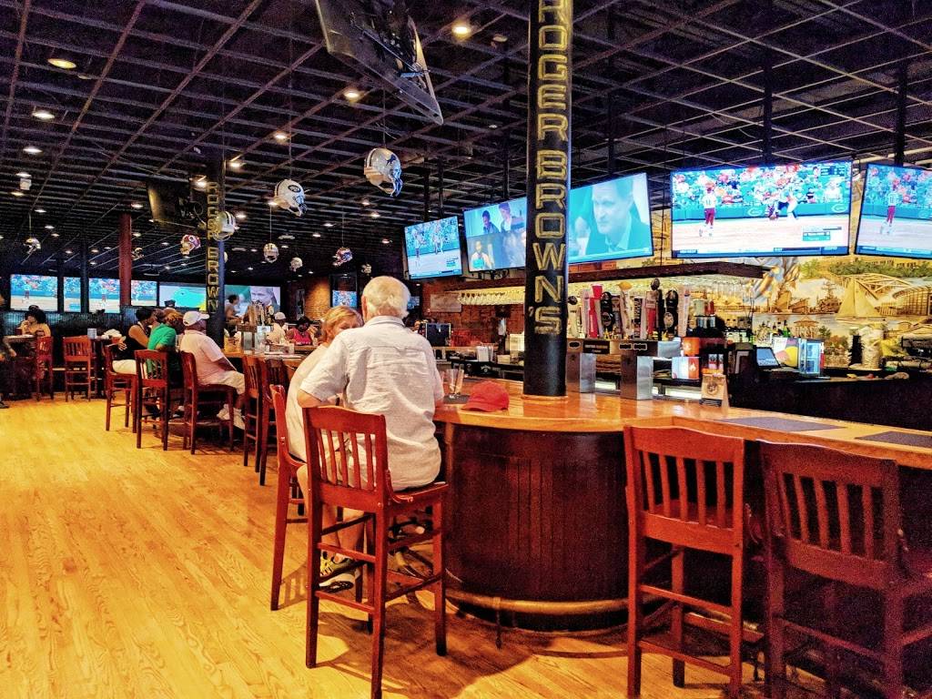 Roger Browns Restaurant and Sports Bar | restaurant | 316 High St, Portsmouth, VA 23704, USA | 7573995377 OR +1 757-399-5377