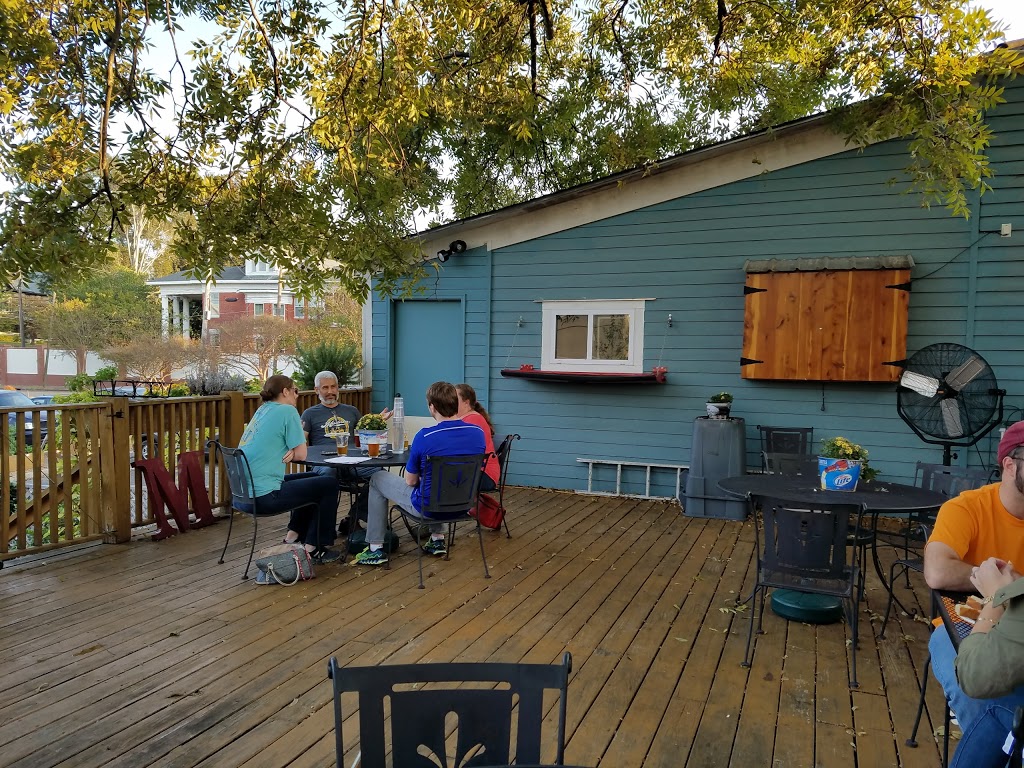 Martins At Midtown | restaurant | 1101 Belmont St, Vicksburg, MS 39180, USA | 6016362353 OR +1 601-636-2353