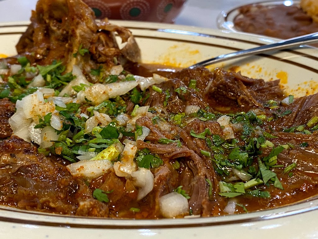 La Birrieria Restaurant | restaurant | 4743 W Grand Ave, Chicago, IL 60639, USA | 7739042016 OR +1 773-904-2016