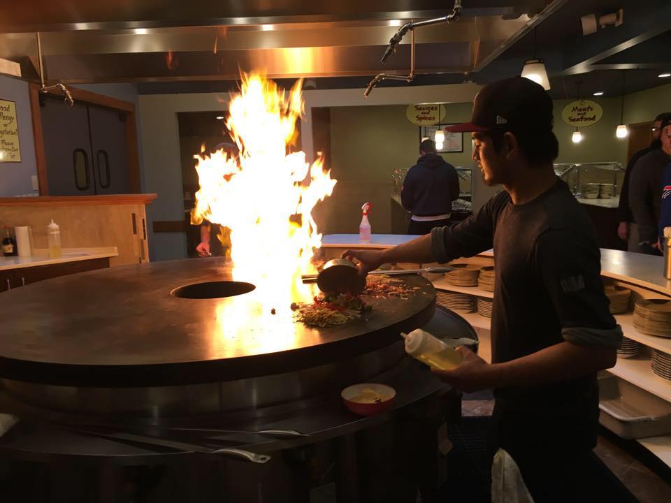 MoMos Mongolian Grill & Sushi | restaurant | 7590 Transit Rd, Williamsville, NY 14221, USA | 7166318899 OR +1 716-631-8899