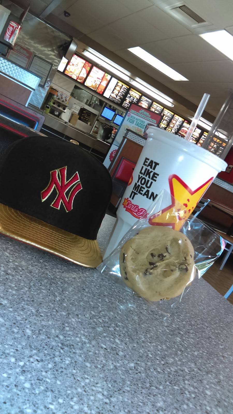 Carls Jr. | restaurant | 85 S Tower Square, Tulare, CA 93274, USA | 5596885638 OR +1 559-688-5638