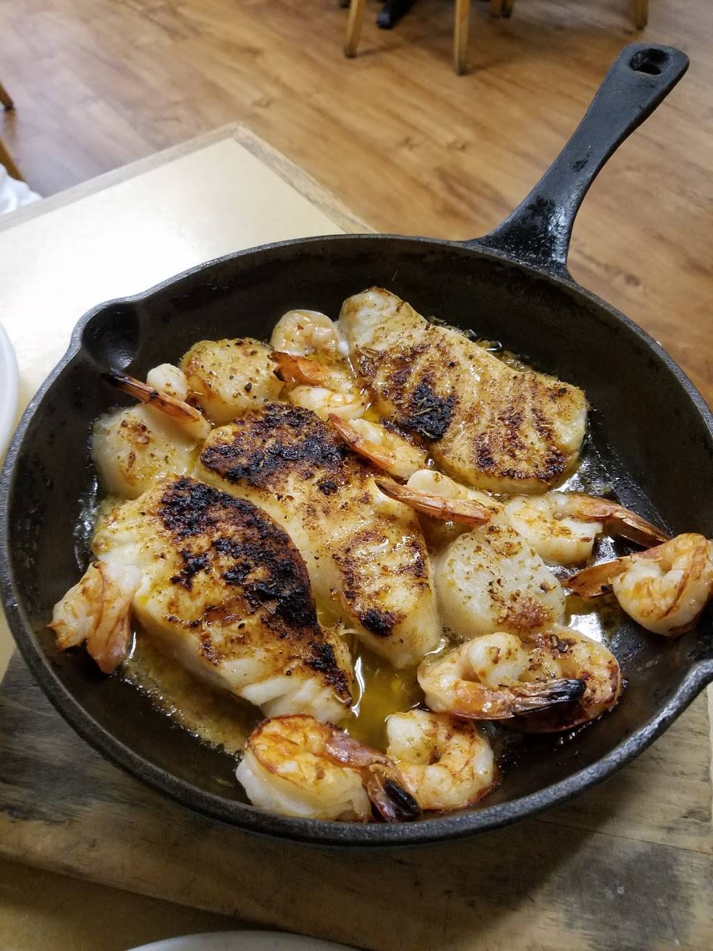 The House of Fish Seafood Restaurant | restaurant | 9671 NC-211, Aberdeen, NC 28315, USA | 9109440826 OR +1 910-944-0826