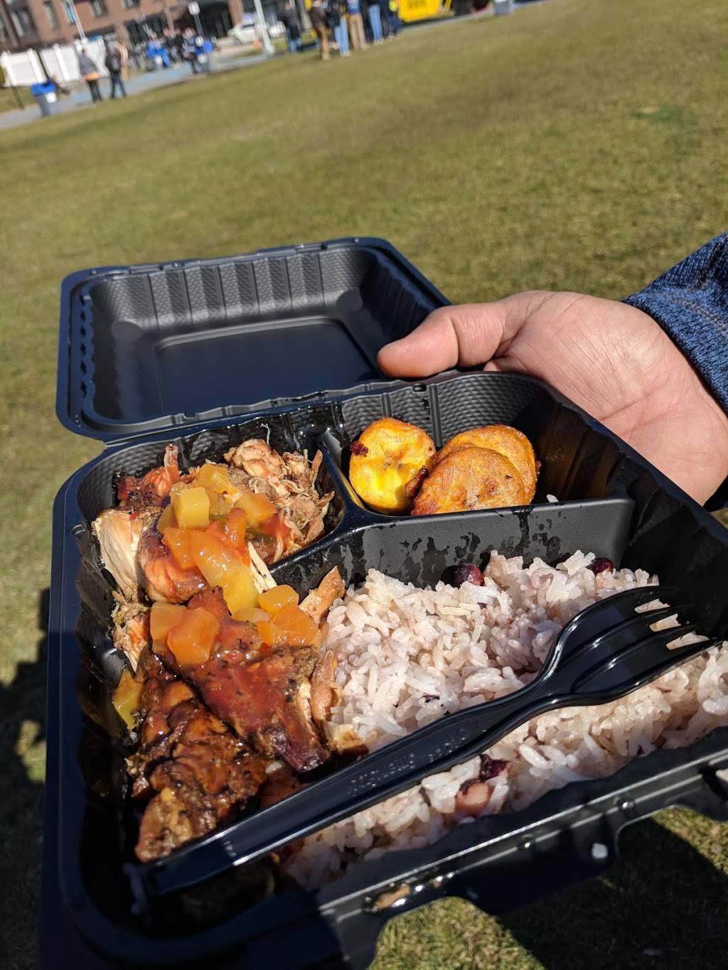 Jamaica Mi Hungry | restaurant | 169-181 Ocean Blvd, Hampton, NH 03842, USA | 6172598017 OR +1 617-259-8017