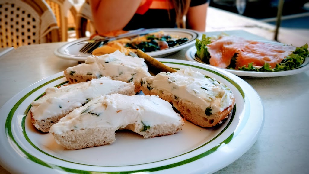 Goldbergs Famous Deli | bakery | 325 Millburn Ave, Millburn, NJ 07041, USA | 9733764777 OR +1 973-376-4777