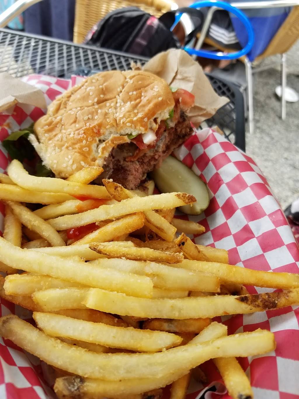 Beach House VT | restaurant | 62 Institute Rd, Burlington, VT 05408, USA | 8022343080 OR +1 802-234-3080