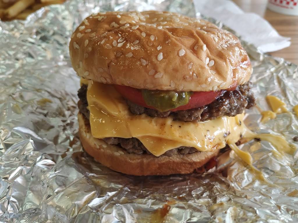 Five Guys | meal takeaway | 13286 Biscayne Blvd, North Miami, FL 33181, USA | 3058938393 OR +1 305-893-8393