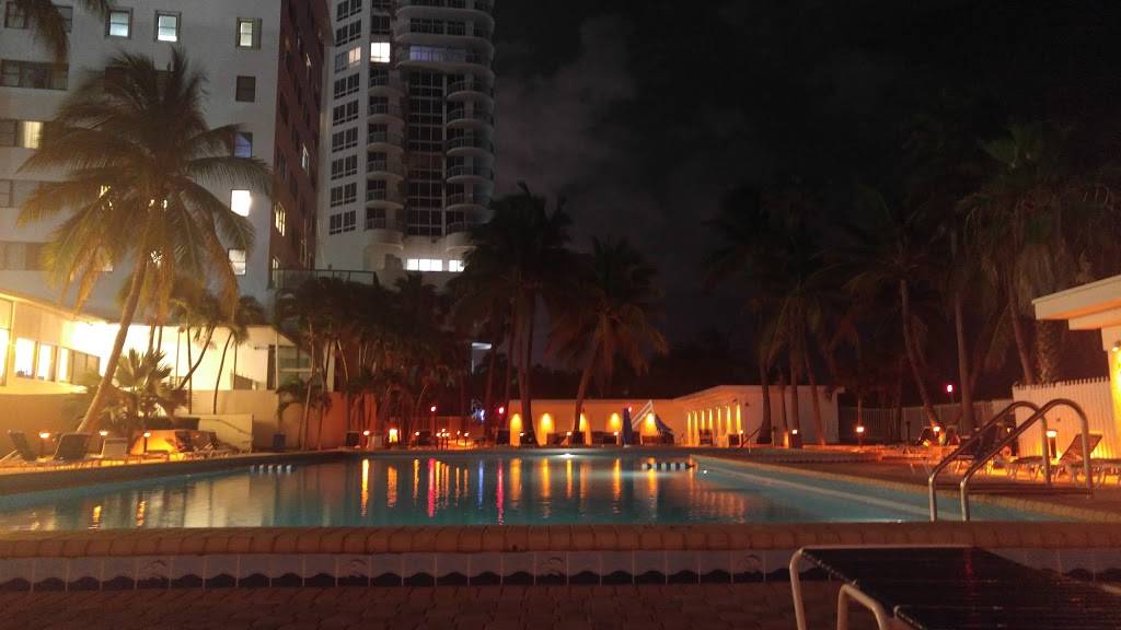 Brollies on the Ocean | restaurant | 6345 Collins Ave, Miami Beach, FL 33141, USA | 3058649900 OR +1 305-864-9900