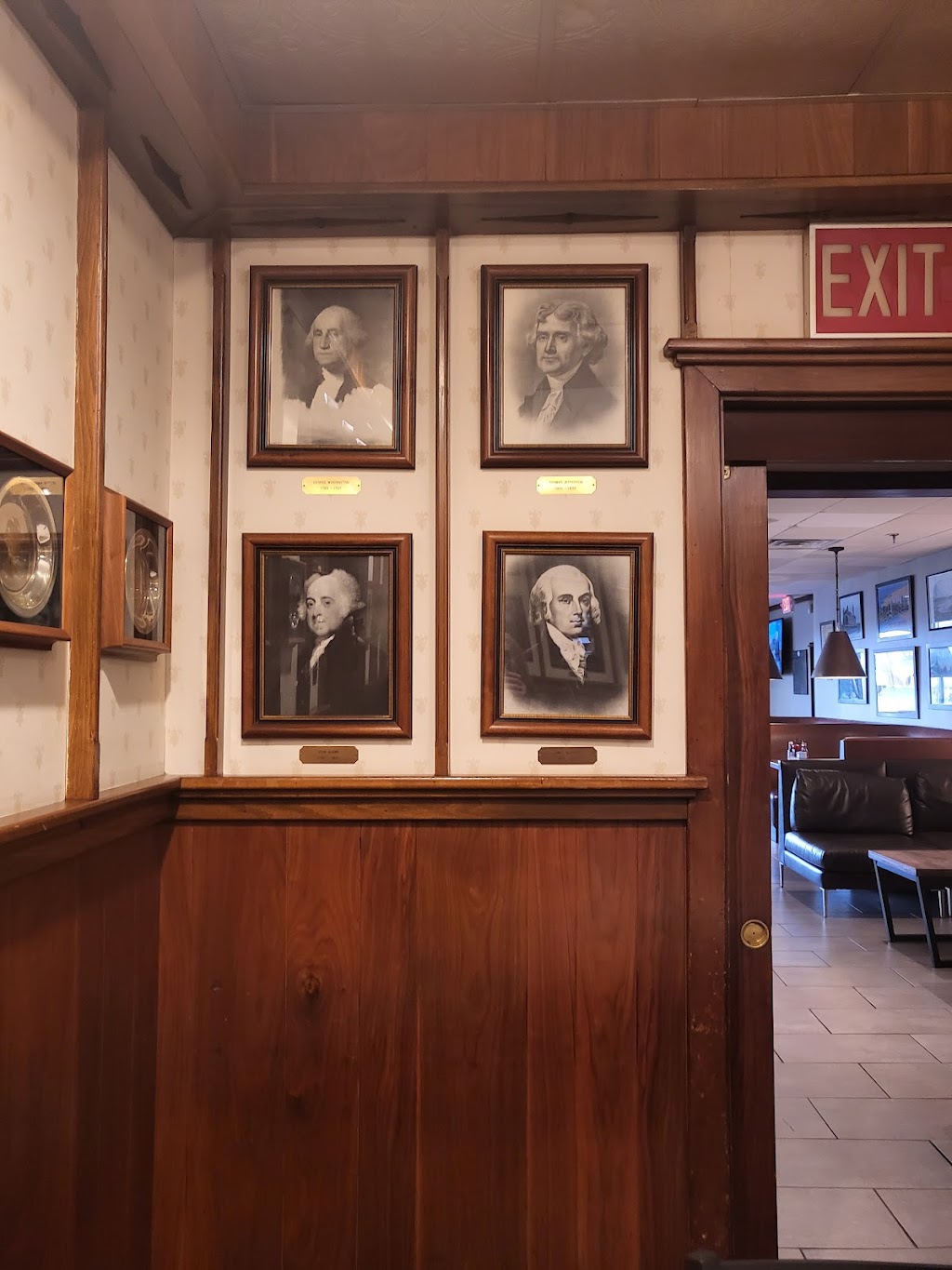 Whites of Westport | restaurant | 66 State Rd, Westport, MA 02790, USA | 5086757185 OR +1 508-675-7185