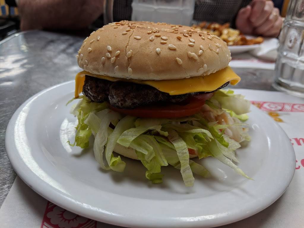 Paul Patates | restaurant | 0760 Rue Charlevoix, Montréal, QC H3K 2Y2, Canada | 5149372751 OR +1 514-937-2751