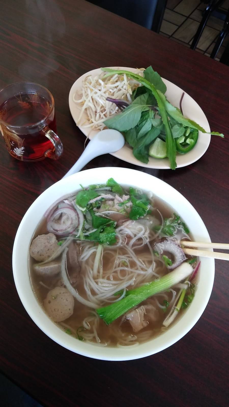 Le Banh Mi | restaurant | 29141 Dequindre Rd, Madison Heights, MI 48071, USA | 2484390888 OR +1 248-439-0888