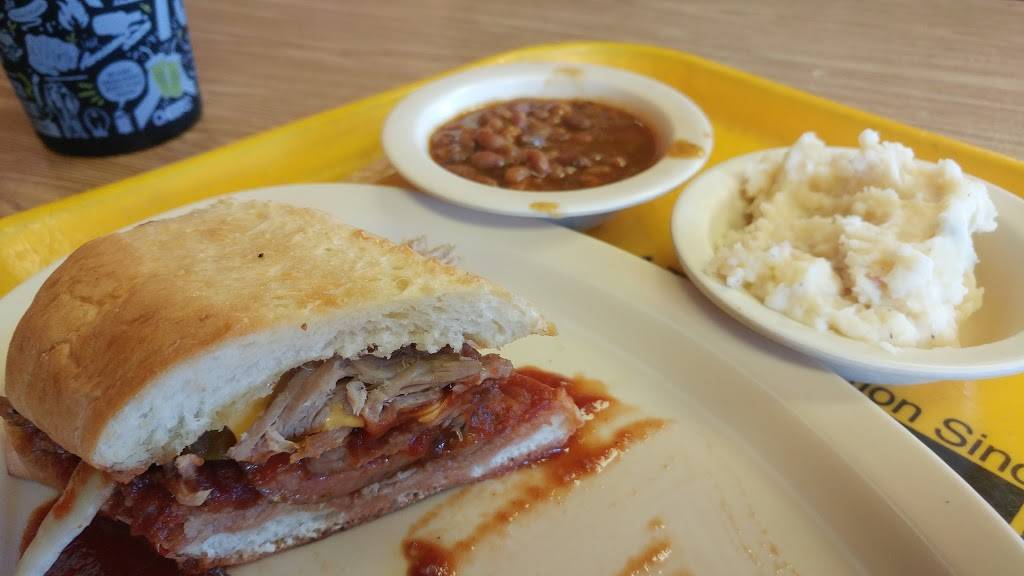 Dickeys Barbecue Pit | restaurant | 3254 Irving Blvd, Dallas, TX 75247, USA | 2146385123 OR +1 214-638-5123