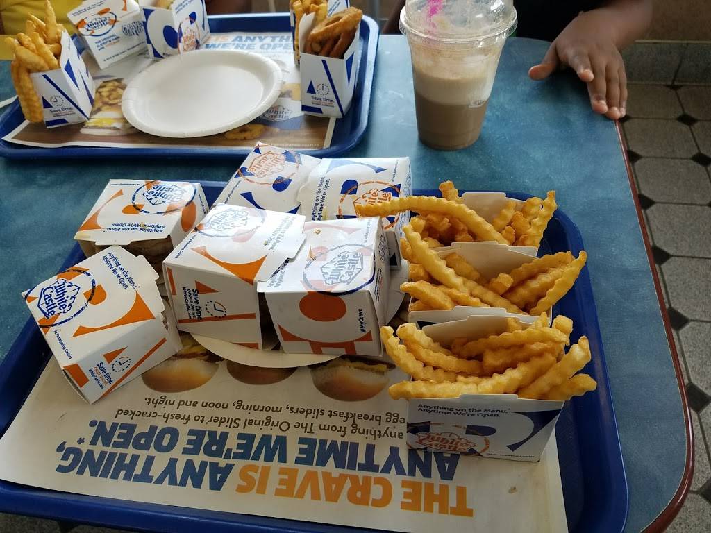 White Castle | restaurant | 27325 Ford Rd, Dearborn Heights, MI 48127, USA | 3132771273 OR +1 313-277-1273