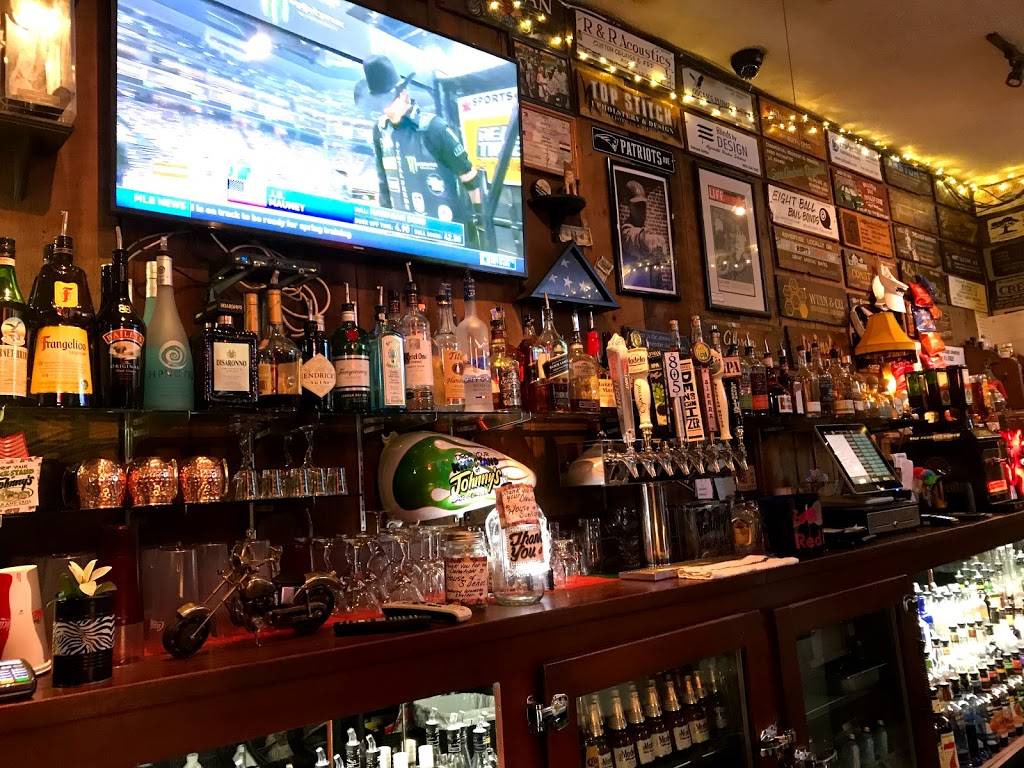 Johnnys Bar & Grill | restaurant | 526 San Benito St, Hollister, CA 95023, USA | 8316373683 OR +1 831-637-3683