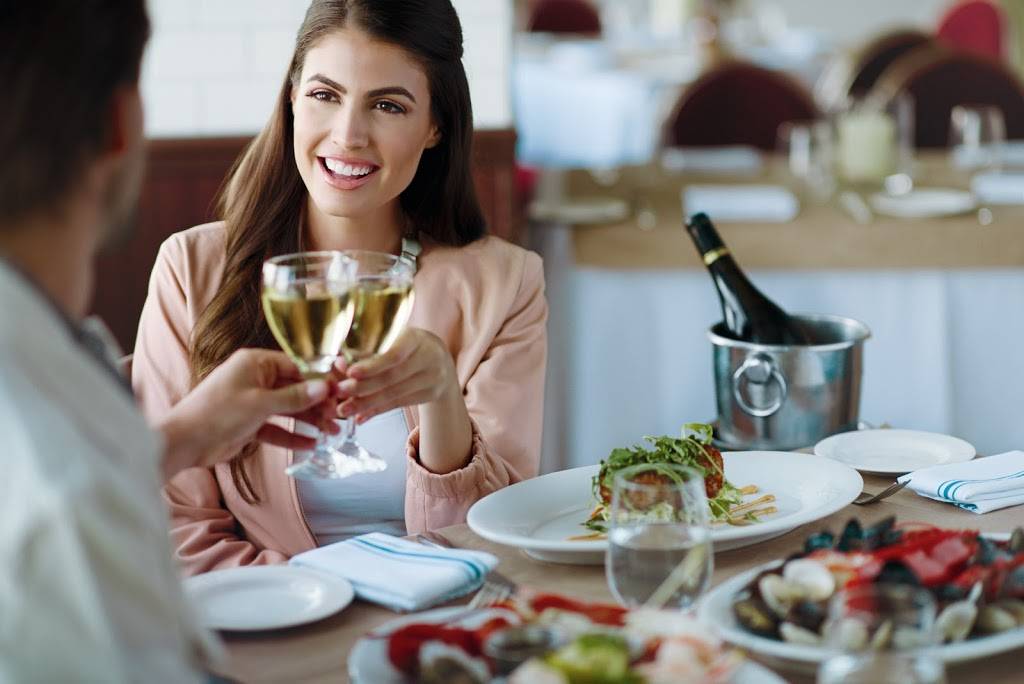 Chelsea Chowder House & Bar | restaurant | 1126 Queens Hwy, Long Beach, CA 90802, USA | 5624996695 OR +1 562-499-6695