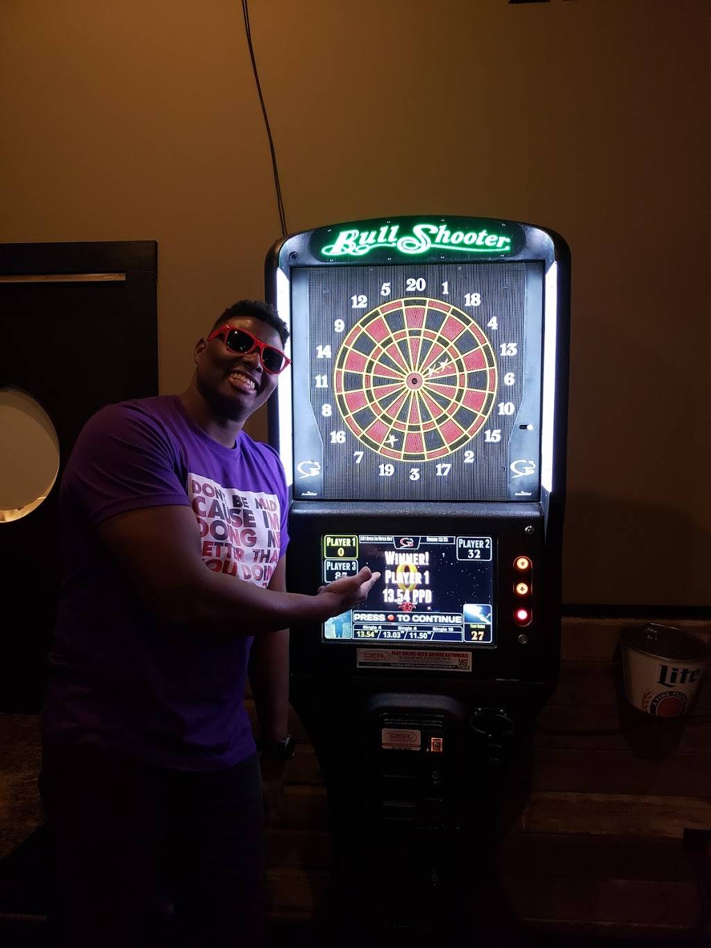 Coach House Bar & Grill | restaurant | 1626 E Algonquin Rd, Schaumburg, IL 60193, USA | 2248016619 OR +1 224-801-6619