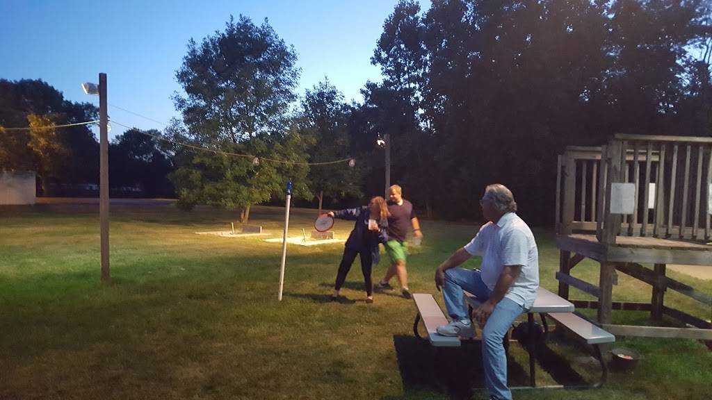 Fin n Feather | restaurant | 4060 W Loomis Rd, Milwaukee, WI 53221, USA | 4142824410 OR +1 414-282-4410