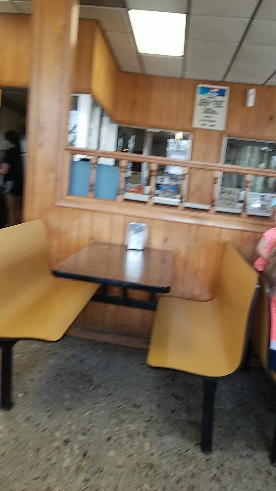 Jays Drive-In | restaurant | 330 1st St, Calhoun, KY 42327, USA | 2702735297 OR +1 270-273-5297