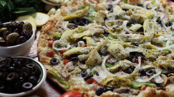 Regina Pizzeria | restaurant | 44 Station Landing, Medford, MA 02155, USA | 7813061222 OR +1 781-306-1222