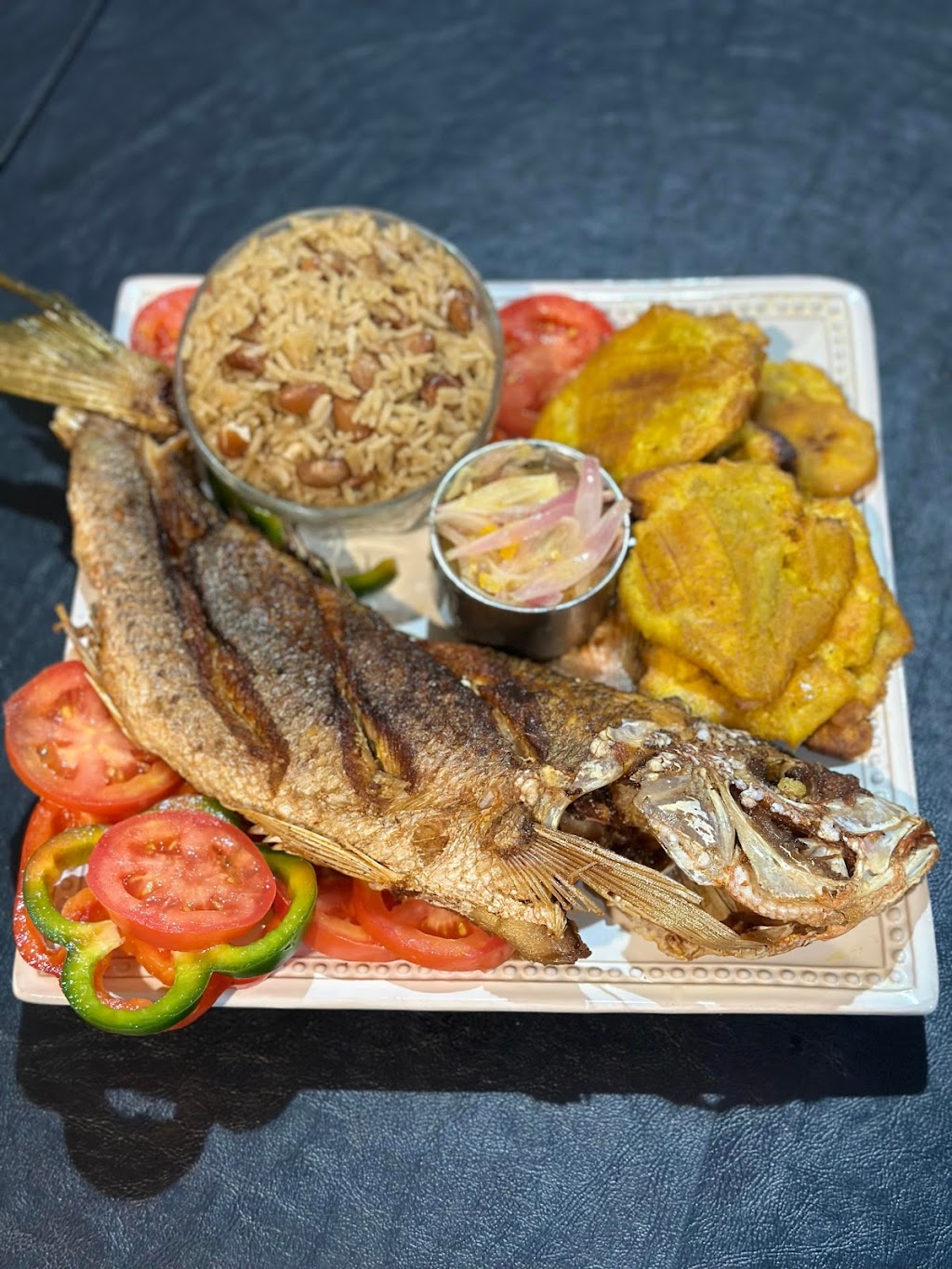 Tatas Caribbean Kitchen | restaurant | 1600 S Dixie Hwy Suite J, Lake Worth, FL 33460, USA | 5613288129 OR +1 561-328-8129