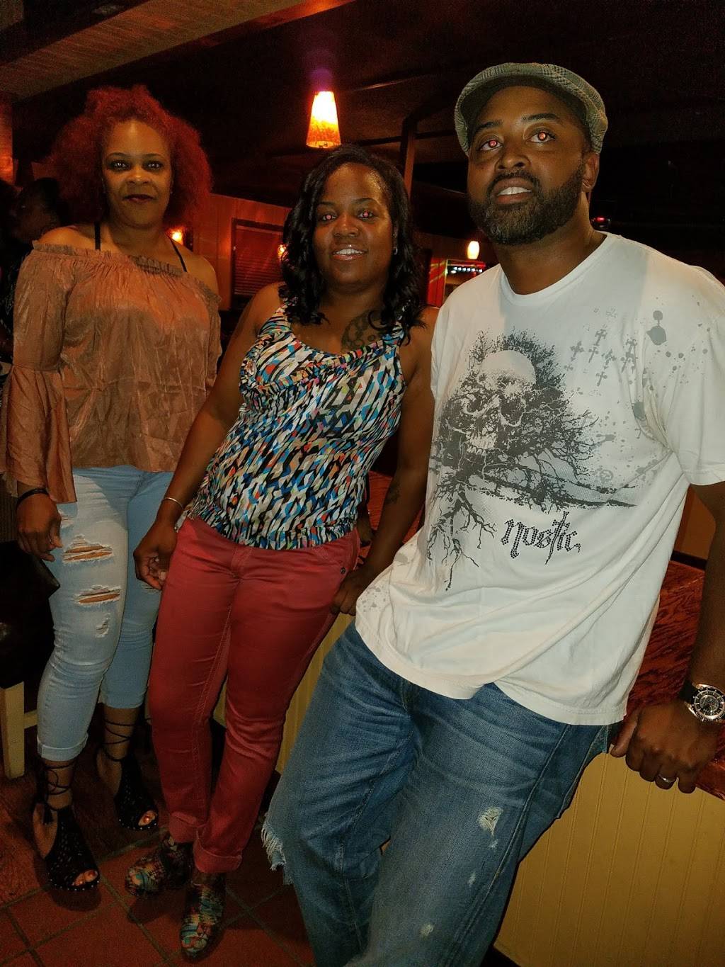 Chips Supper Club | restaurant | 4031 Richfield Rd, Flint, MI 48506, USA | 8108776290 OR +1 810-877-6290