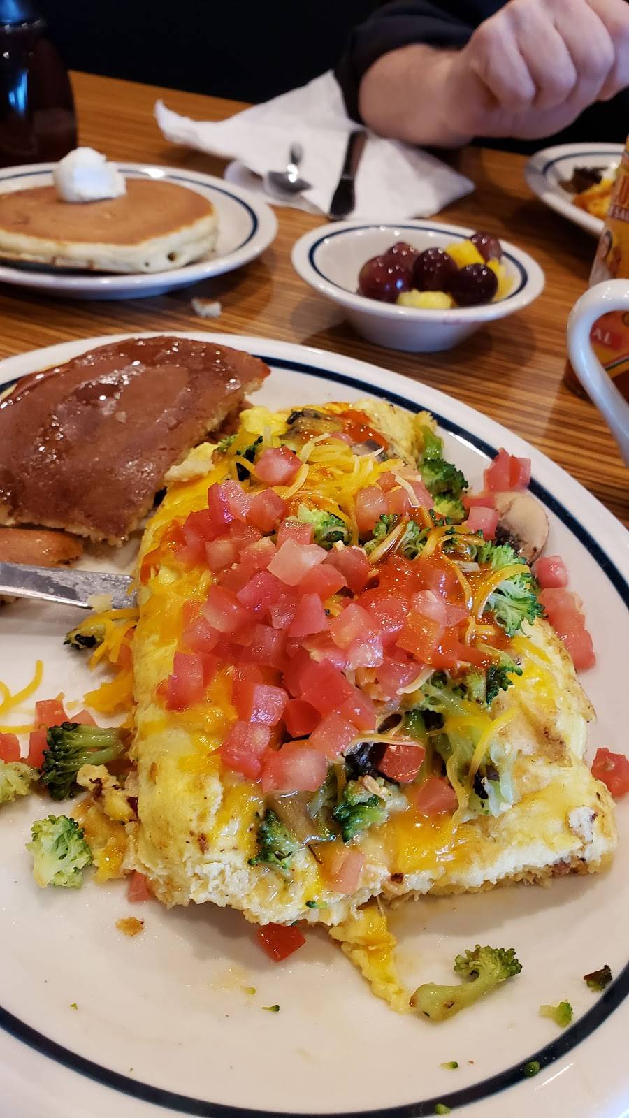 IHOP | restaurant | 3200 N Interstate 35, Denton, TX 76201, USA | 9403907051 OR +1 940-390-7051