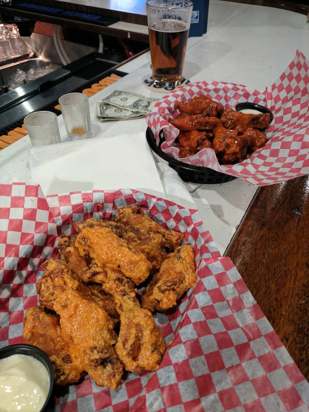 Hunts Annex Lounge | restaurant | 1311 MacDade Boulevard, Woodlyn, PA 19094, USA | 6108332344 OR +1 610-833-2344