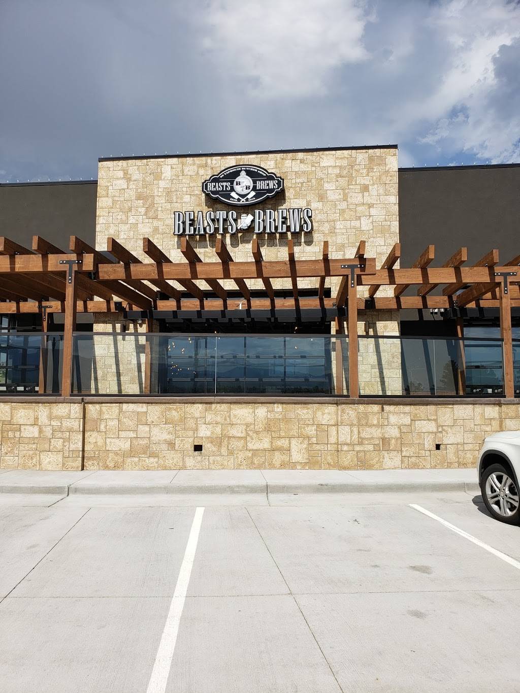 Beasts & Brews | restaurant | 7 Spectrum Loop, Colorado Springs, CO 80921, USA | 7192471040 OR +1 719-247-1040