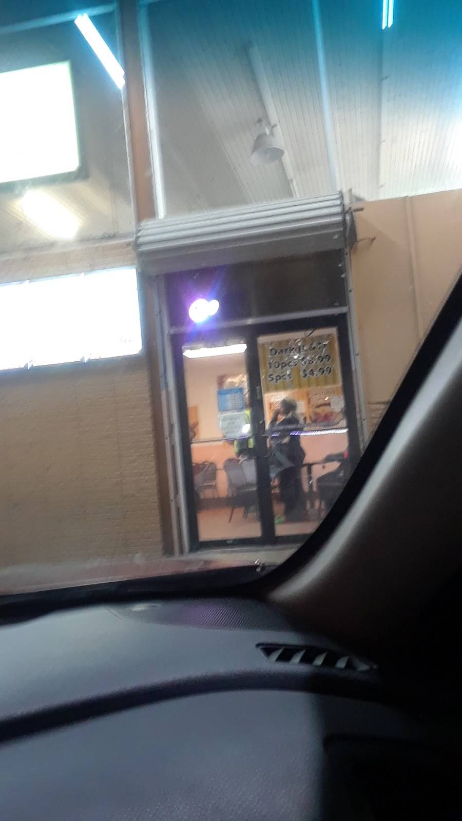 Louisiana Fried Chicken | restaurant | 7932 S Great Trinity Forest Way, Dallas, TX 75217, USA | 2143915394 OR +1 214-391-5394