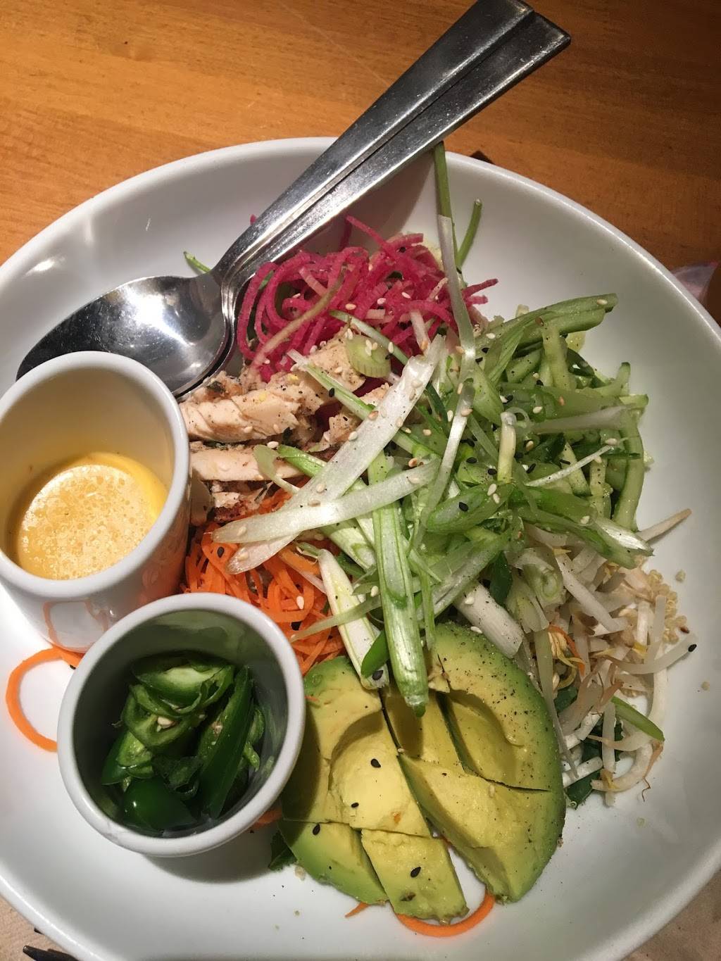 California Pizza Kitchen at Warrenville | restaurant | 28258 Diehl Rd, Warrenville, IL 60555, USA | 6303930852 OR +1 630-393-0852