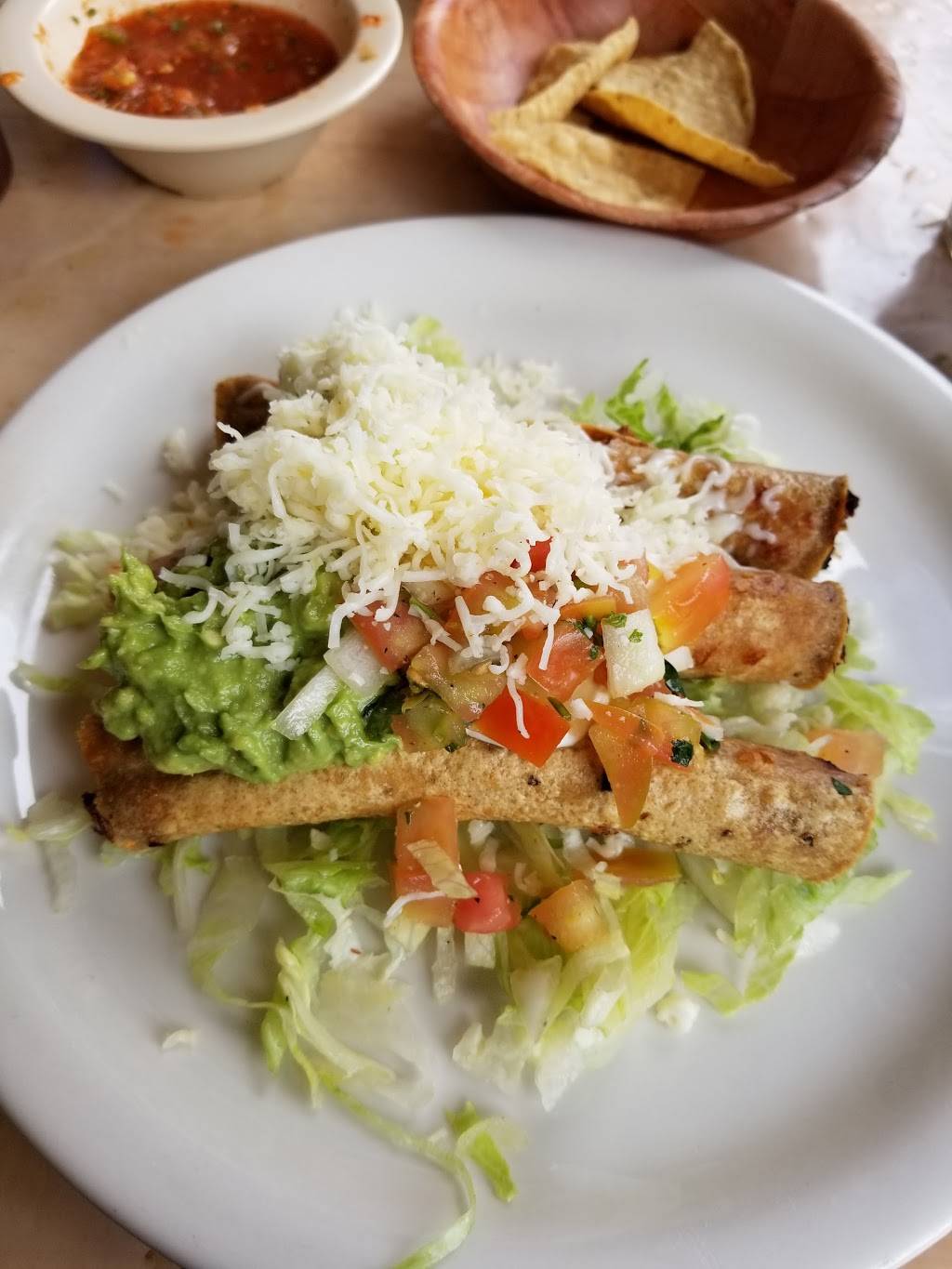 Hugos Cocina | restaurant | 1830 Sunset Cliffs Blvd, San Diego, CA 92107, USA | 6198927882 OR +1 619-892-7882