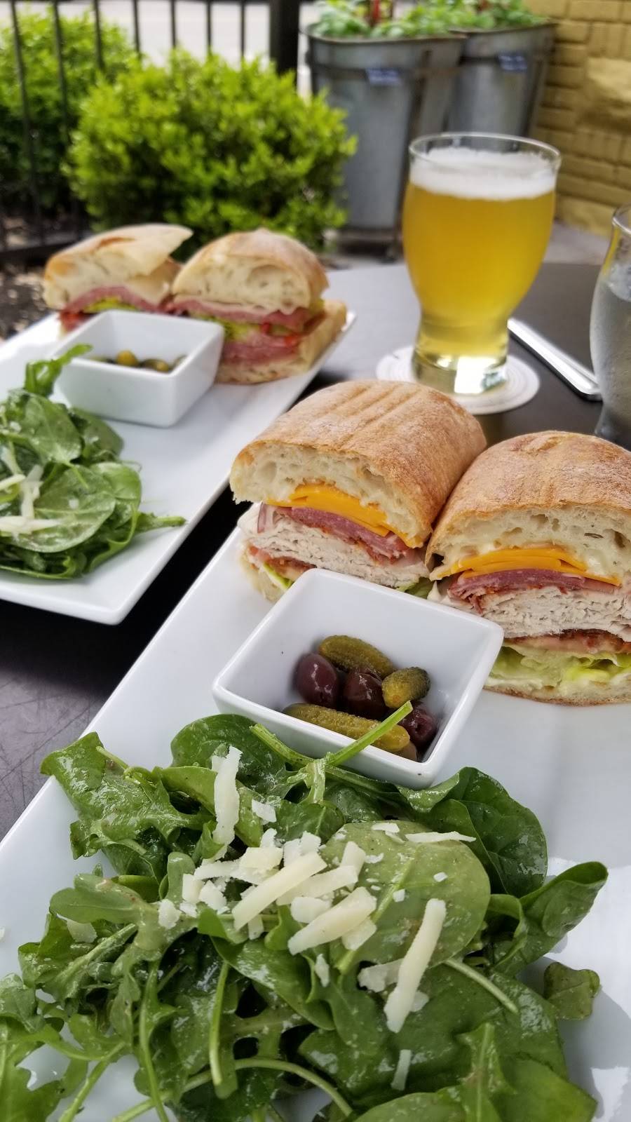 Grassroots & Vine | restaurant | 1011 S Ft Thomas Ave, Fort Thomas, KY 41075, USA | 8598148391 OR +1 859-814-8391