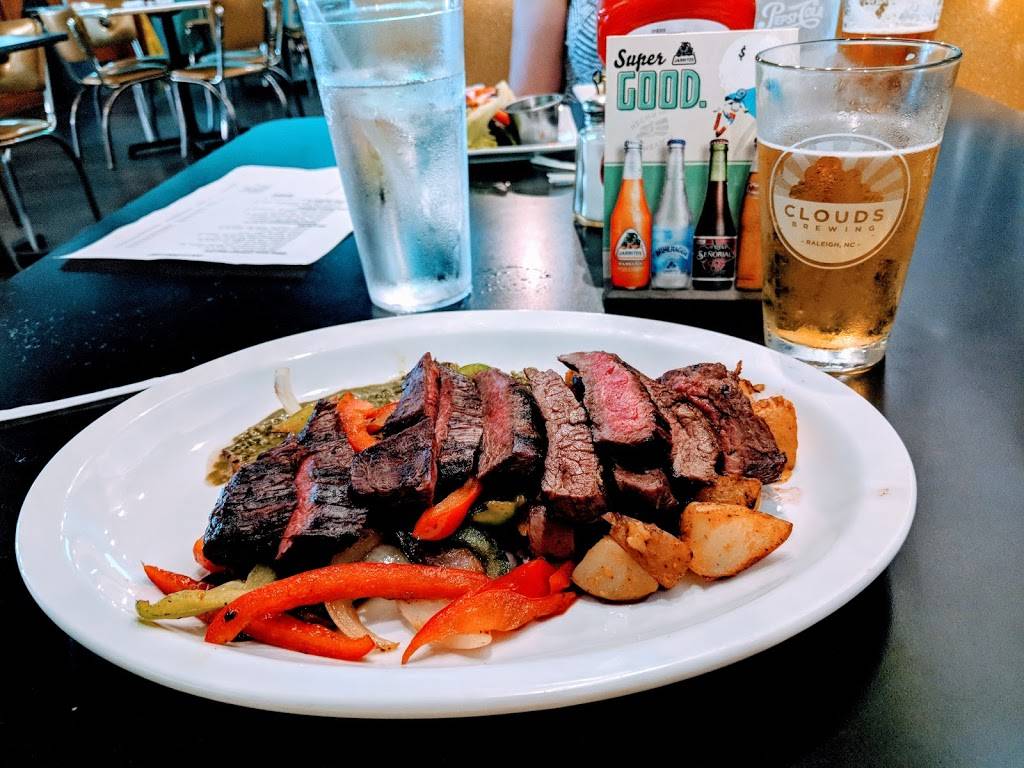 Roots Bistro & Bar | restaurant | 4810 Hope Valley Rd #101, Durham, NC 27707, USA | 9197484739 OR +1 919-748-4739