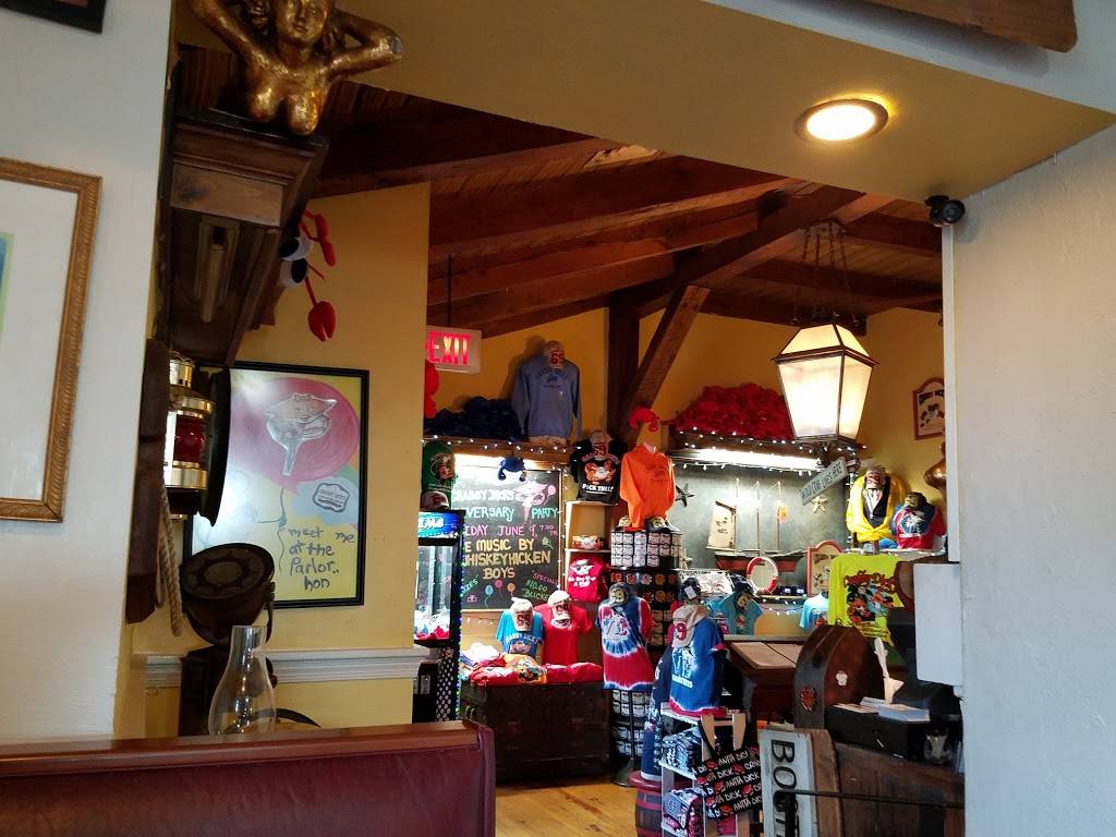 Crabby Dicks | restaurant | 30 Clinton St, Delaware City, DE 19706, USA | 3028325100 OR +1 302-832-5100