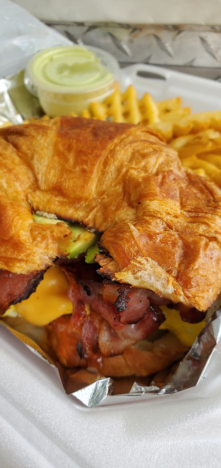 Los Locales | restaurant | 206 Brooklyn Ave, San Antonio, TX 78215, USA | 2108958113 OR +1 210-895-8113