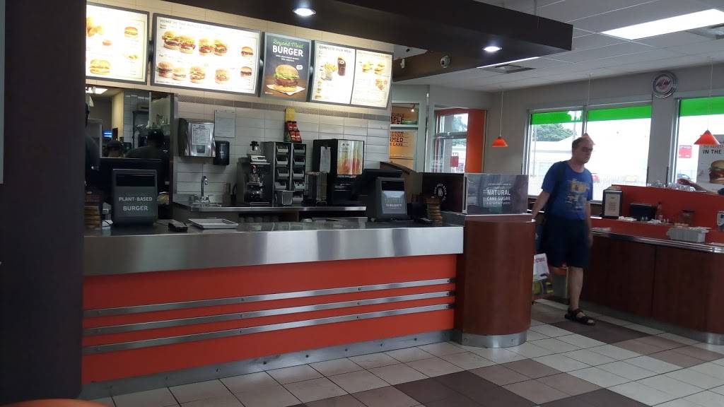 A&W Canada | restaurant | 1270 Highbury Ave N, London, ON N5Y 6M7, Canada | 5199516414 OR +1 519-951-6414