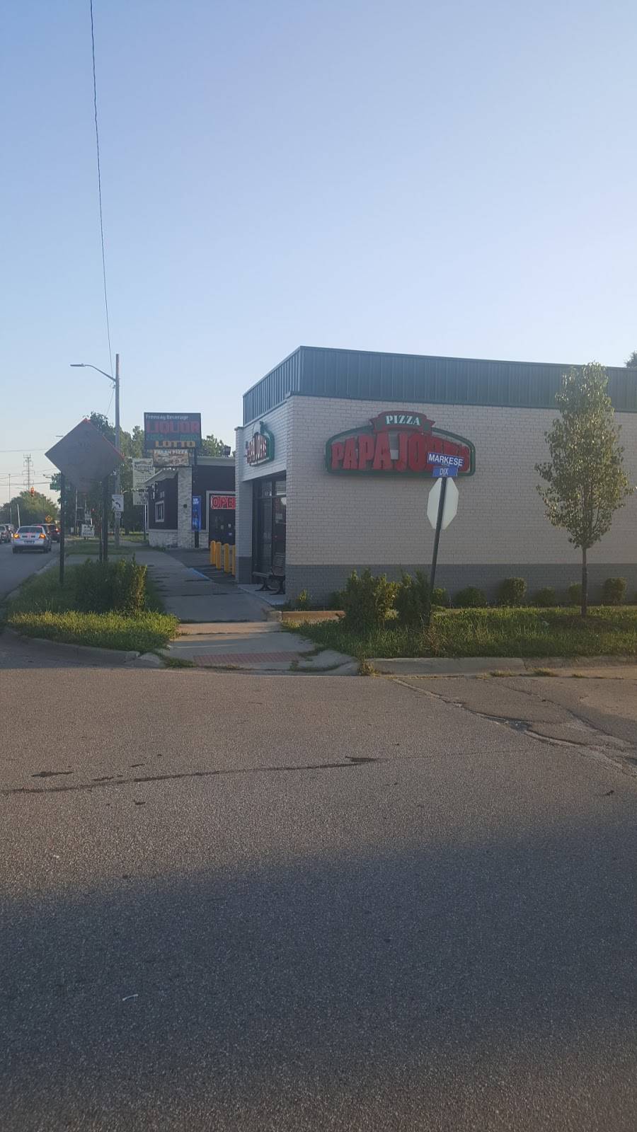 Papa Johns Pizza | restaurant | 2556 Dix Hwy, Lincoln Park, MI 48146, USA | 3136379000 OR +1 313-637-9000