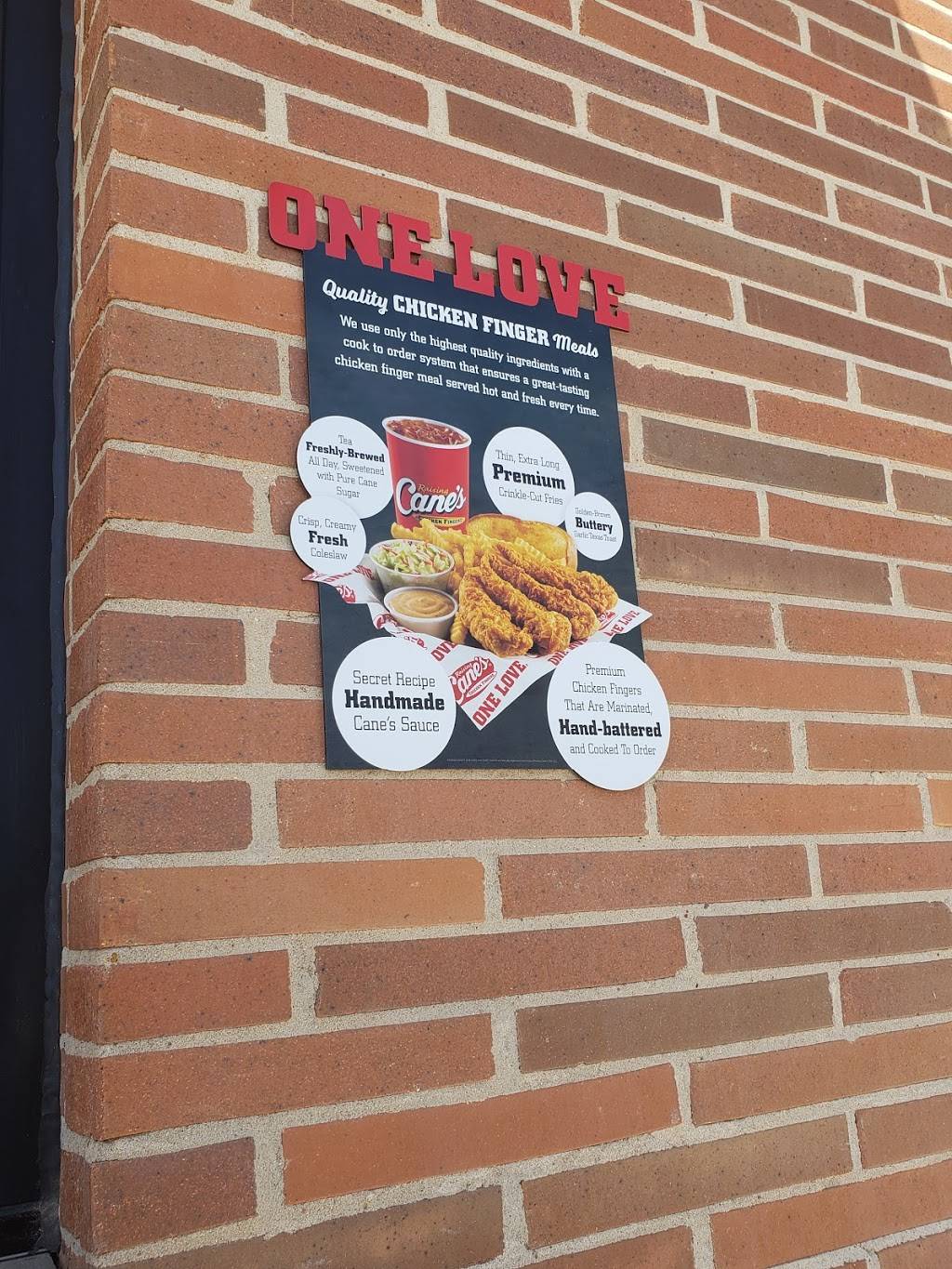 Raising Canes Chicken Fingers | meal takeaway | 261 University Oaks Blvd, Round Rock, TX 78665, USA | 5122556659 OR +1 512-255-6659