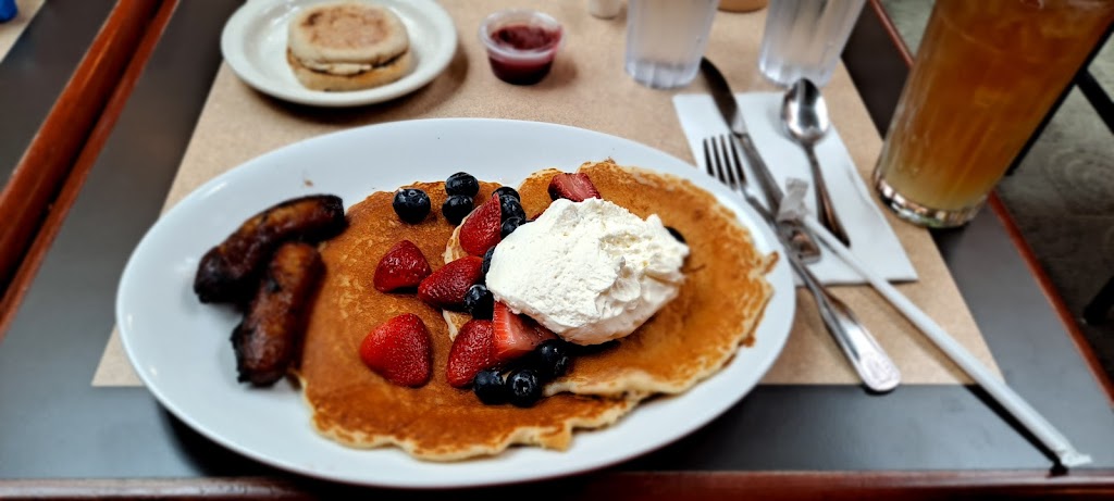 Patty’s Eggnest | restaurant | Park Hills Shopping Center, 4306 228th St SW suite 4-6, Mountlake Terrace, WA 98043, USA | 4258350401 OR +1 425-835-0401