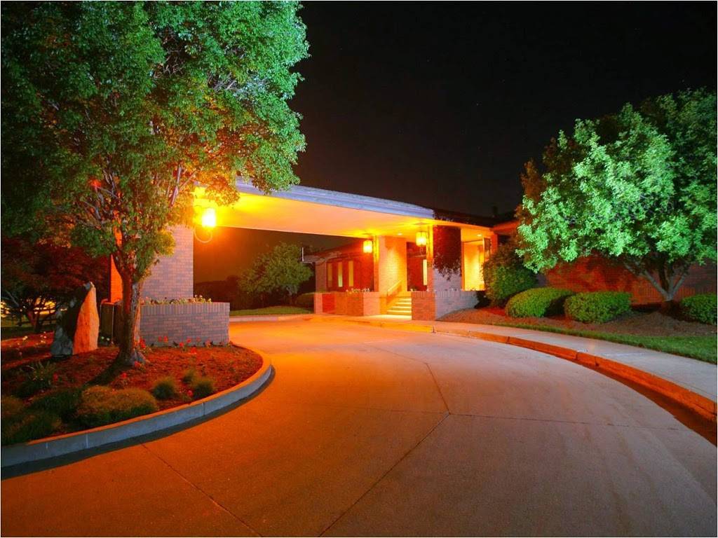 Union Country Club | restaurant | 1000 N Bellevue Ave, Dover, OH 44622, USA | 3303435544 OR +1 330-343-5544