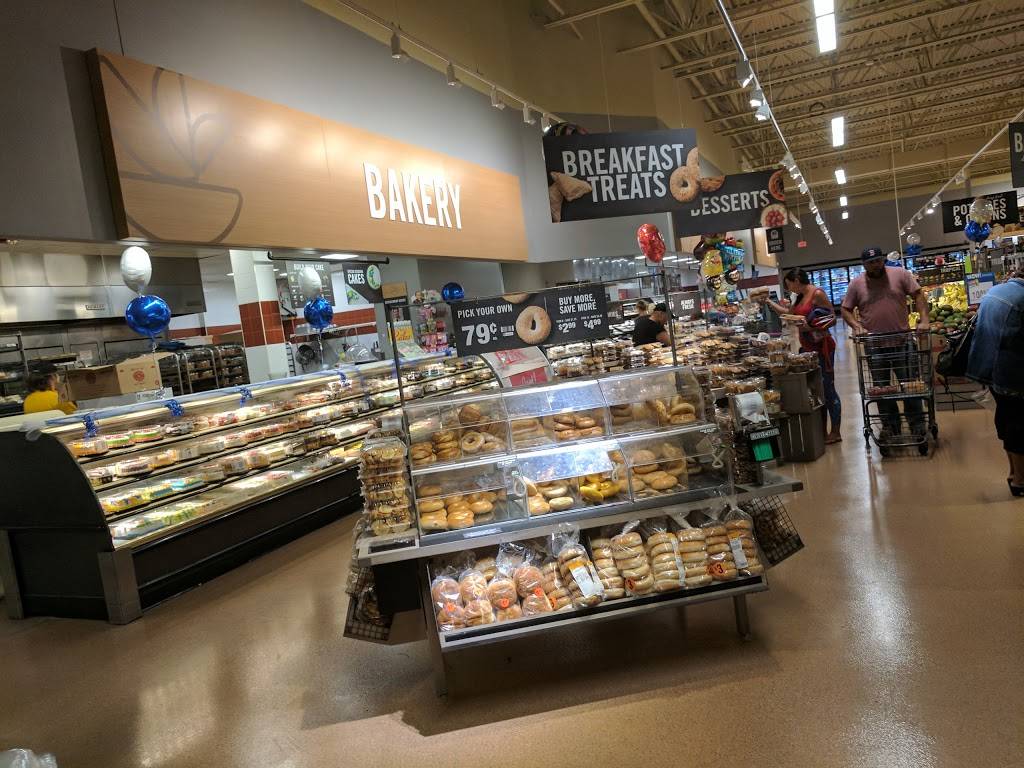 Fellsway Plaza | shopping mall | 630-760, Fellsway, Medford, MA 02155, USA | 6107471200 OR +1 610-747-1200