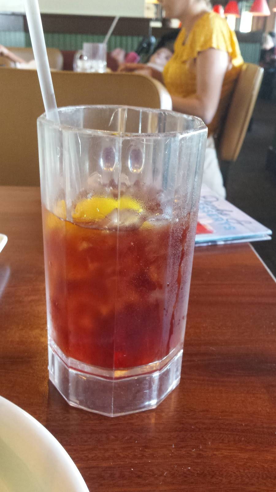 Ruby Tuesday | restaurant | 6565 N Illinois St, Fairview Heights, IL 62208, USA | 6183943561 OR +1 618-394-3561