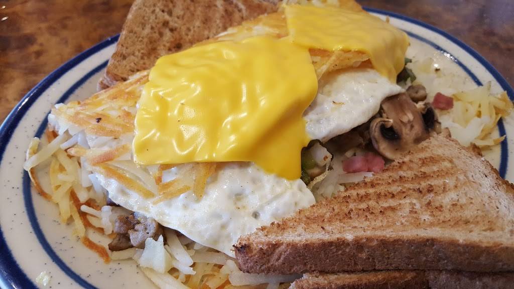 Brussels Countryside Diner | restaurant | 1356 County Rd DK, Brussels, WI 54204, USA | 9208257122 OR +1 920-825-7122